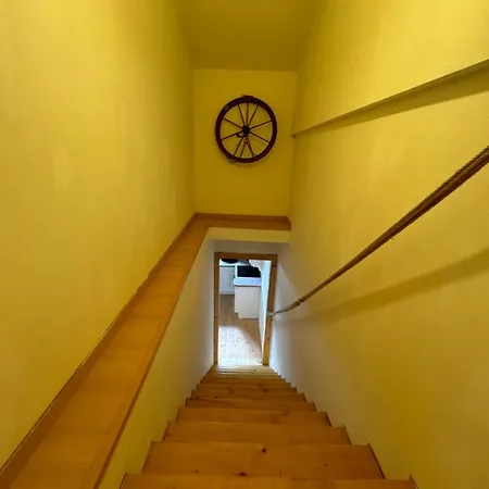 Au-4 Apartment *