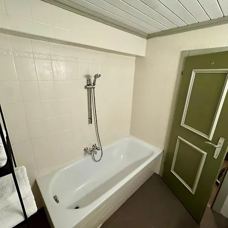 Au-4 Apartment